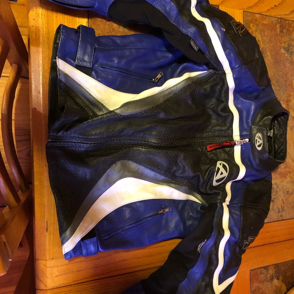 Suzuki Riding Jacket - Picture 2 of 5